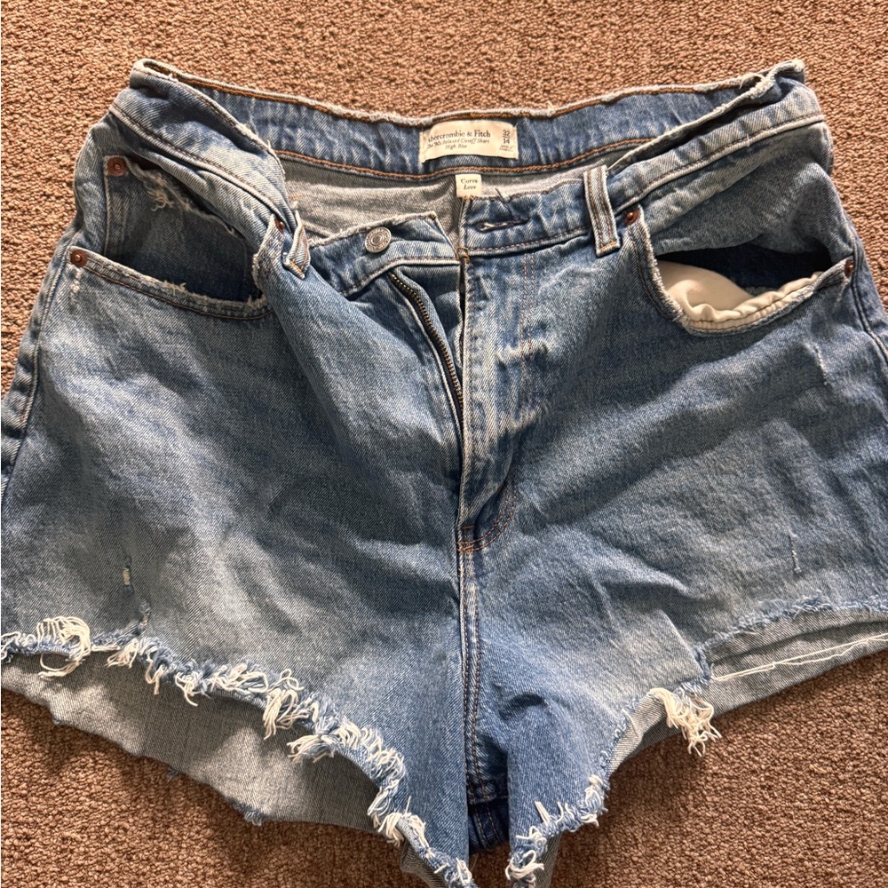 Abercrombie & Fitch Curve Love High Rise Denim Short Size 32